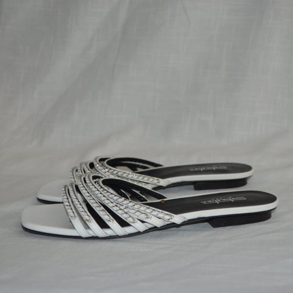 Sz 37 6.5 Sebastian White Leather Silver Chain Flat Sandals - Picture 1 of 10